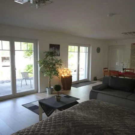 Laus Comfortable Hotel *